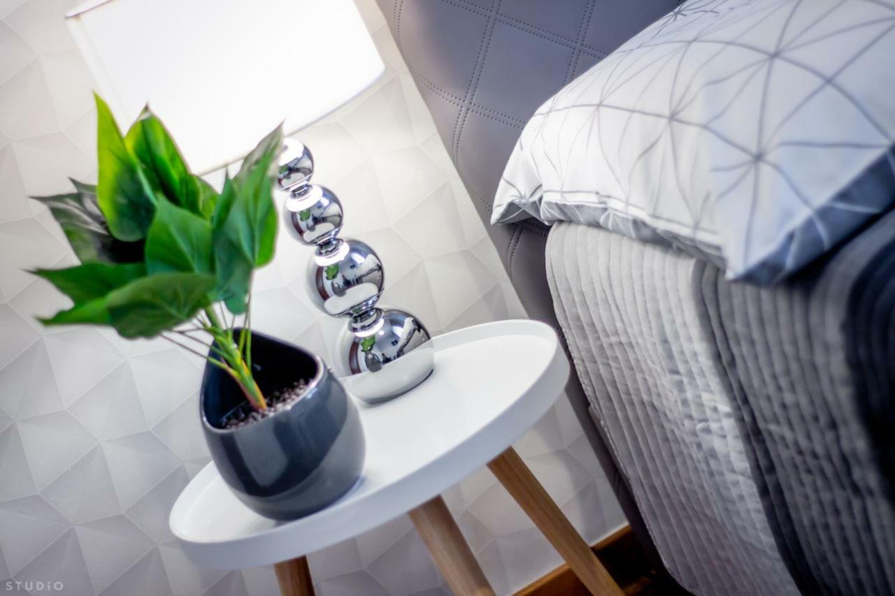 *Clicktheflat* Wilcza 33 Street Apart Rooms In The City Center Warschau Exterior foto